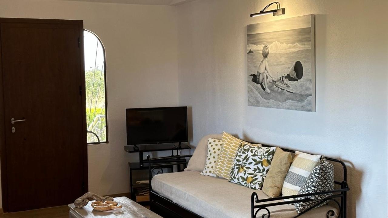 Anastasias Cottage Nea Irakleia Exteriör bild
